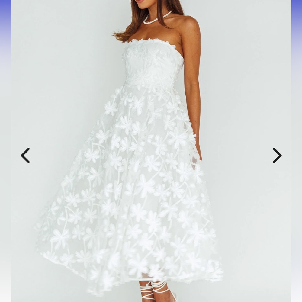 Selfie Leslie Strapless White Floral Dress